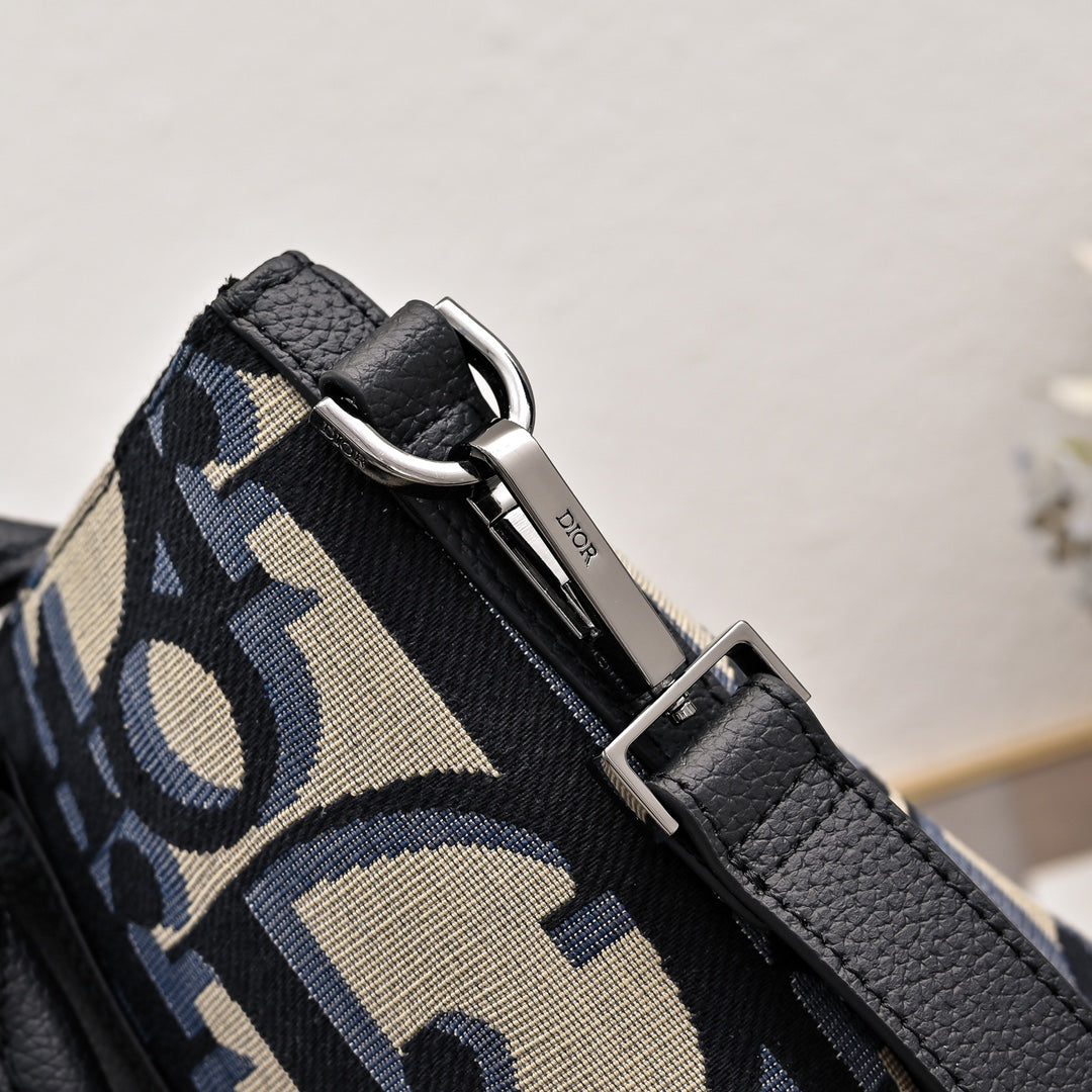 B1X104D65 Popular  bag