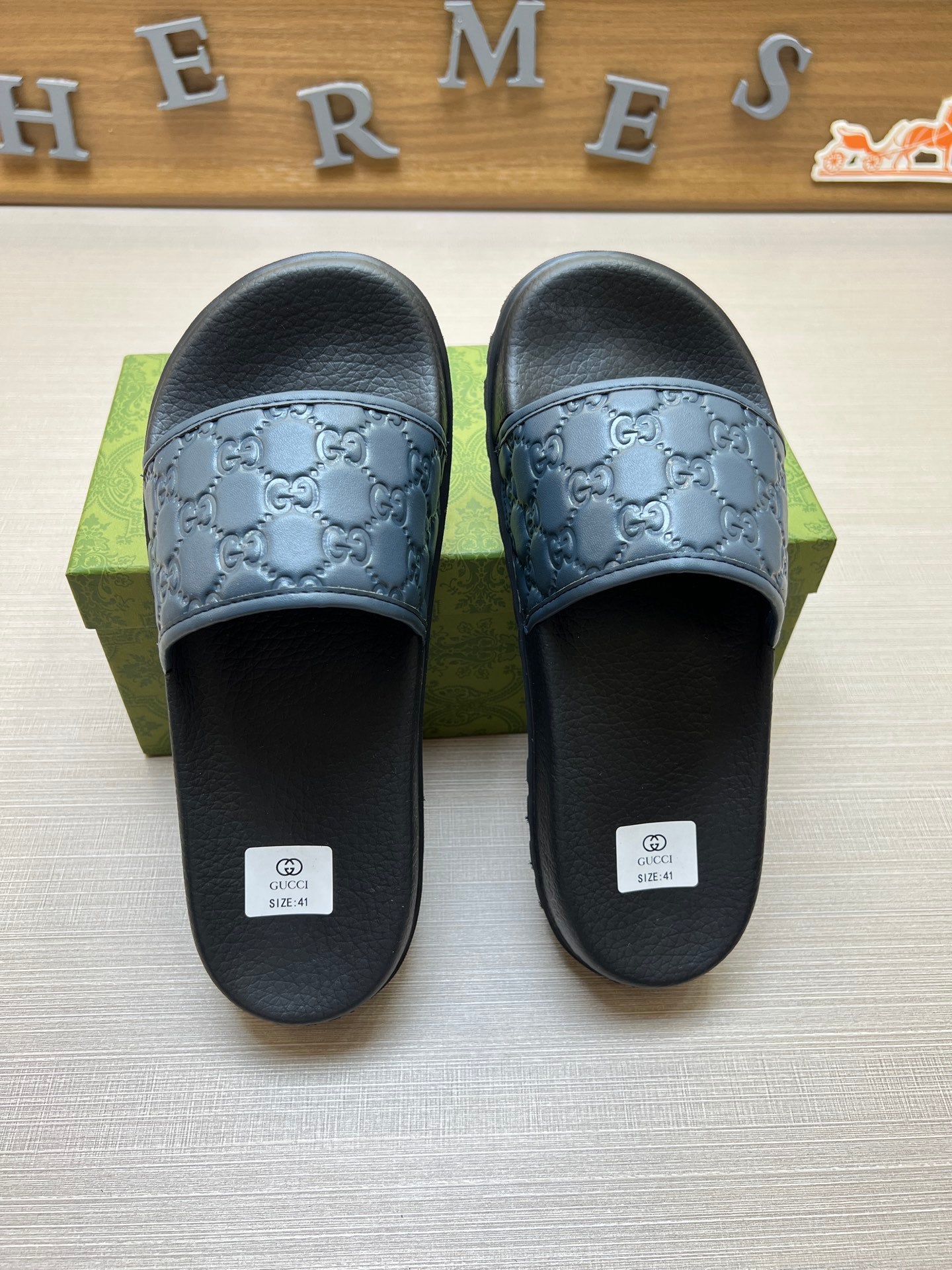 Z5X76B5  Popular slippers