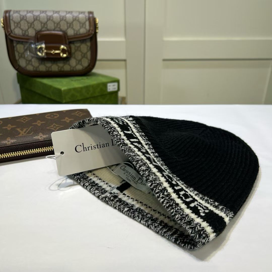 M1R86D99 Popular hats