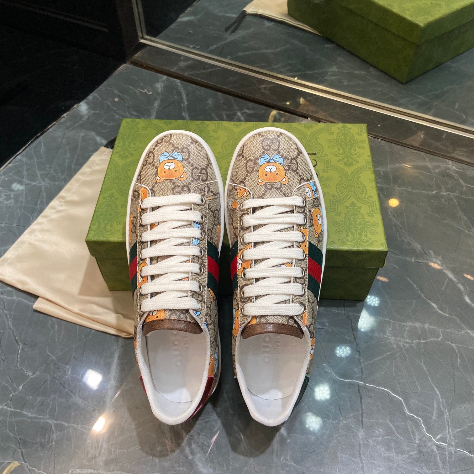 Z2Q105B196 Popular high-quality Shoes