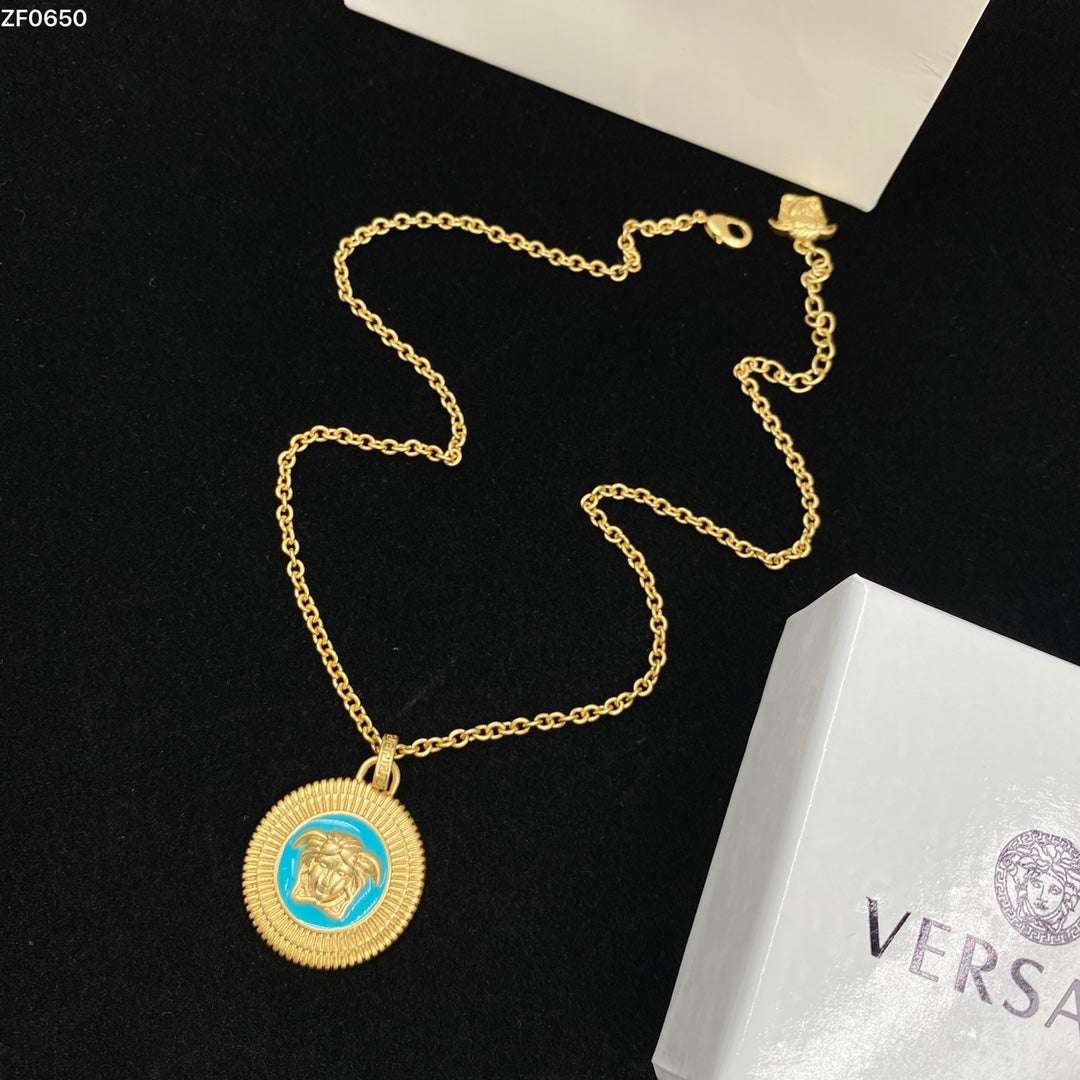 X1R75V52X Popular    Necklaces