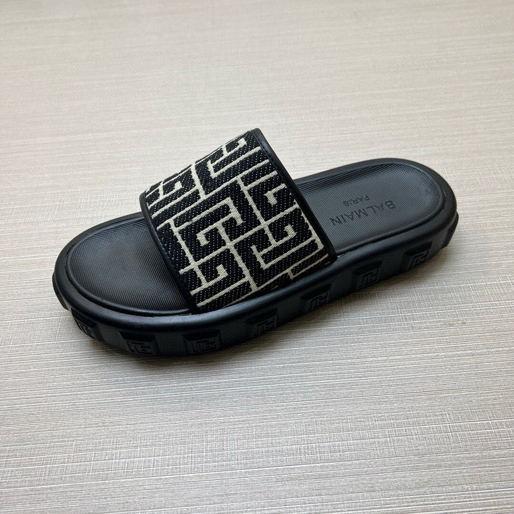 Z5ZA21 Popular slippers