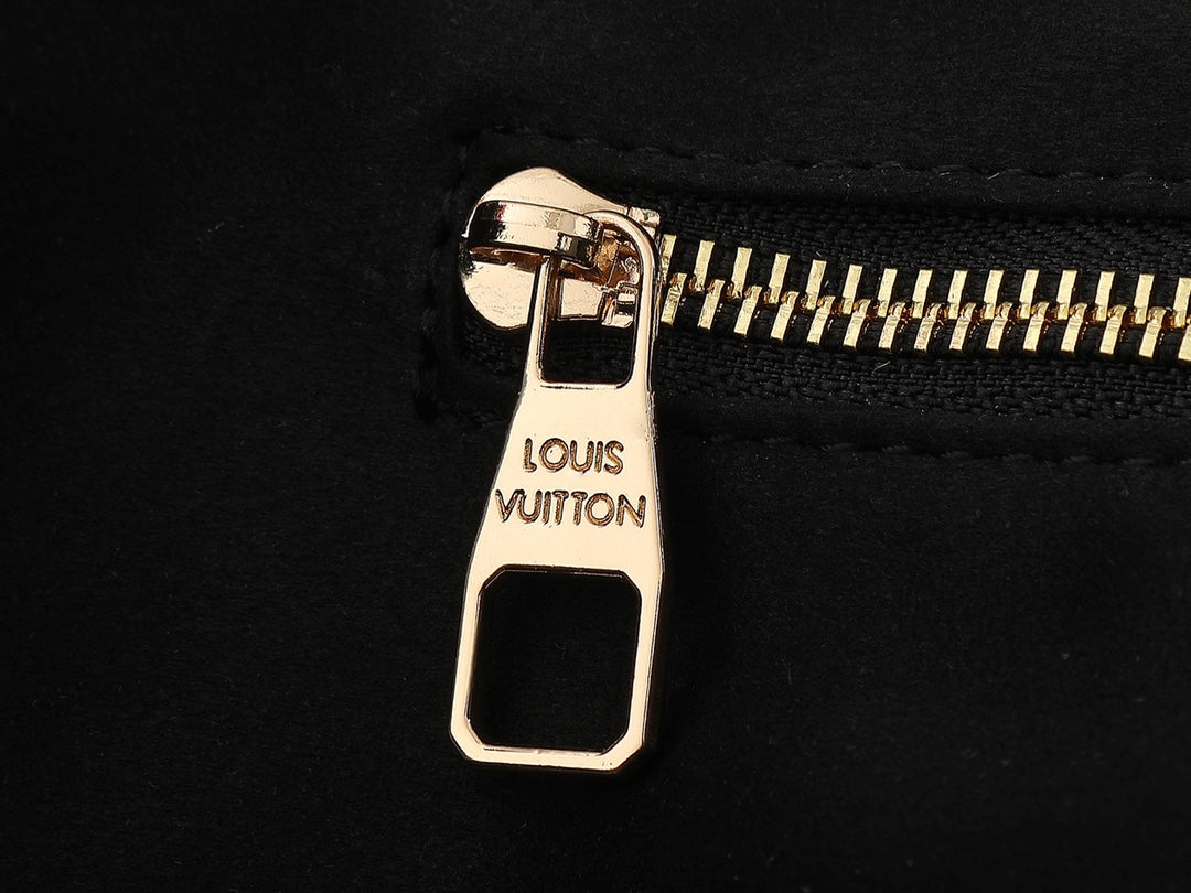 B1X45E9 Popular  leather bag