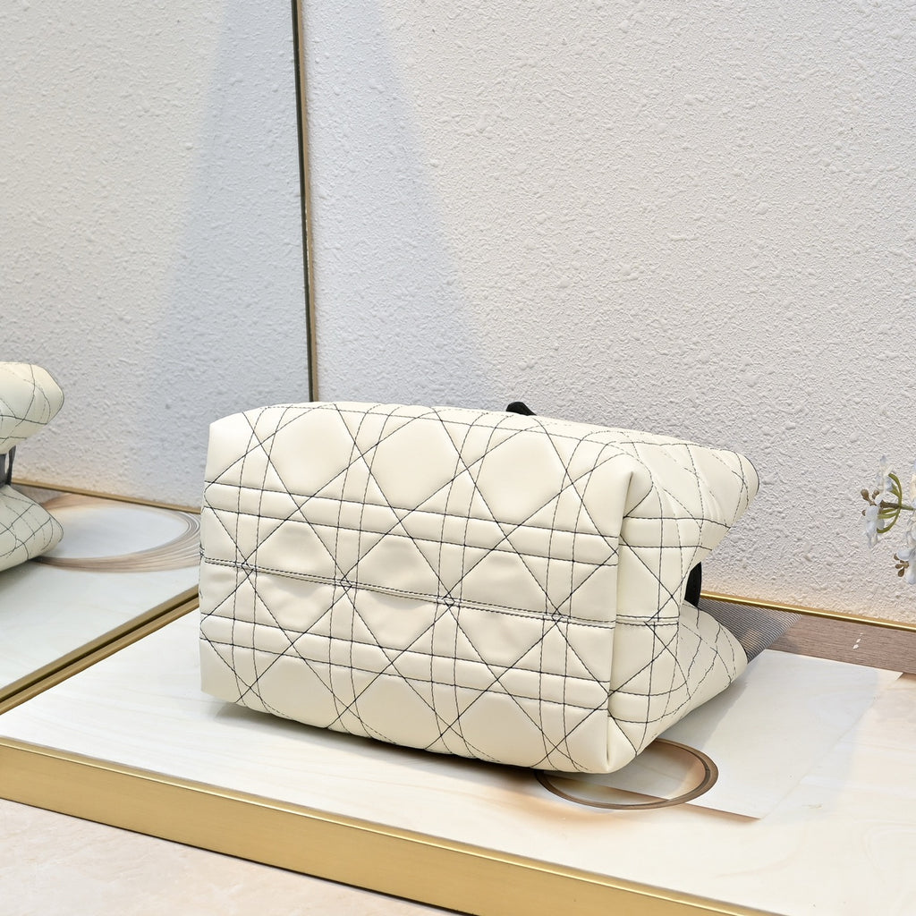 B1R76D40 Popular leather bag
