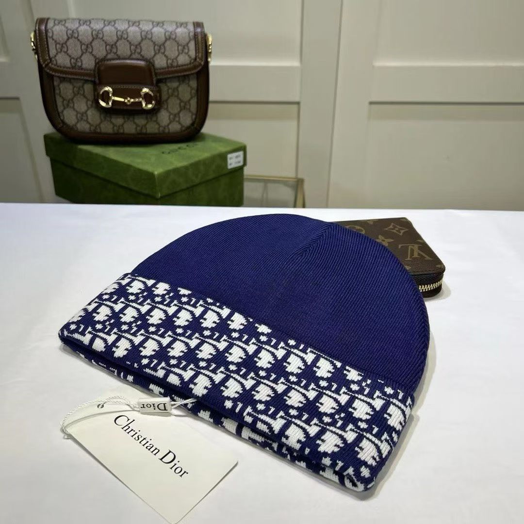 M1R86D37 Popular hats