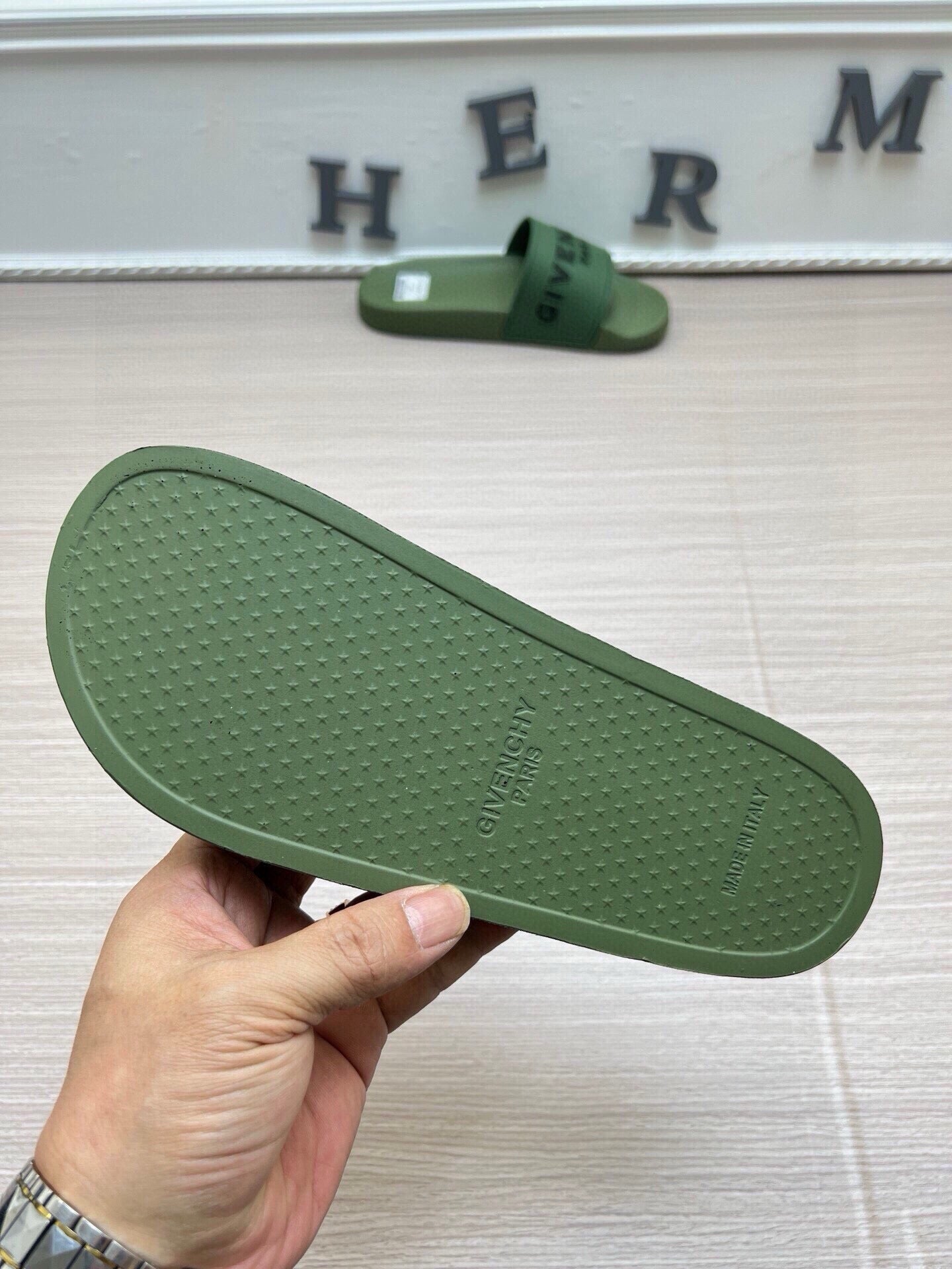 Z5Z35GV263  Popular Slippers