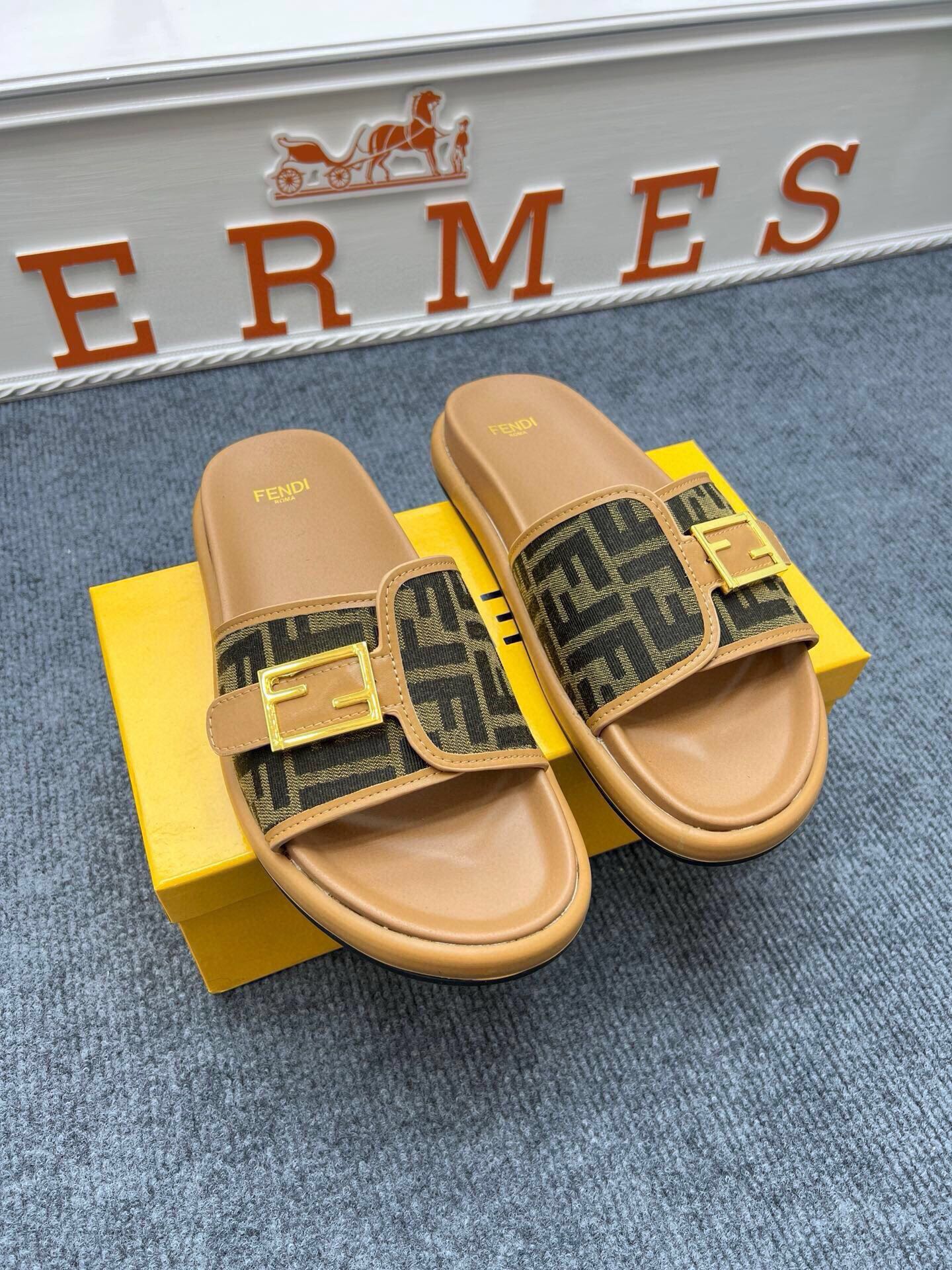 Z5ZF37 Popular slippers