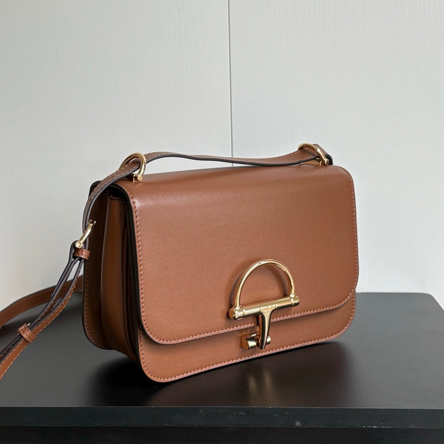 B1P36B110 Popular leather bag
