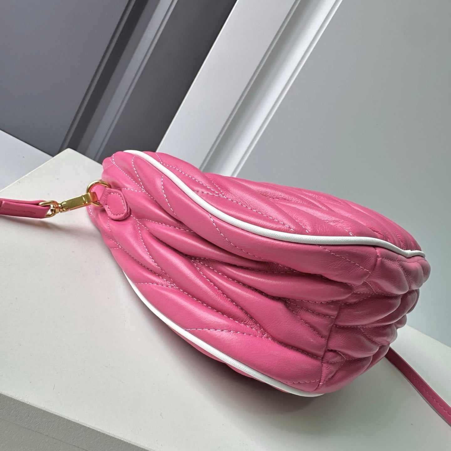 B1P46A118 Popular leather bag