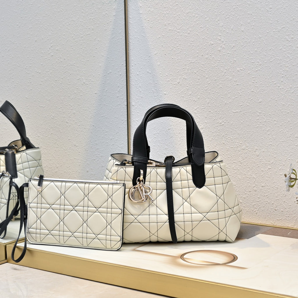 B1R76D40 Popular leather bag