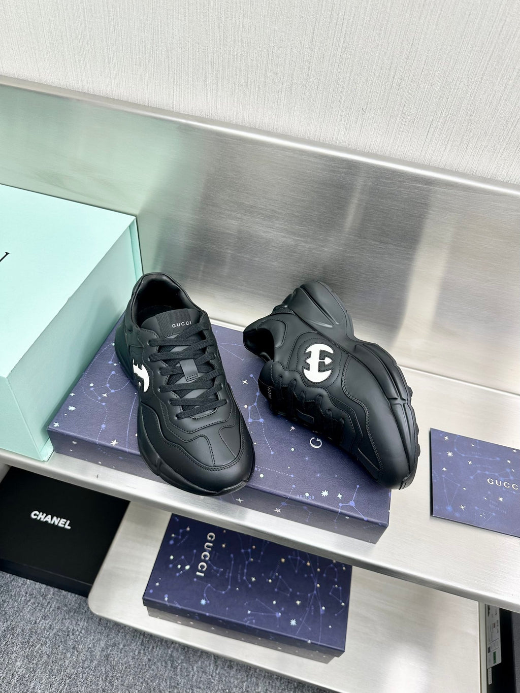 Z2Q95B152  Popular high-quality Shoes