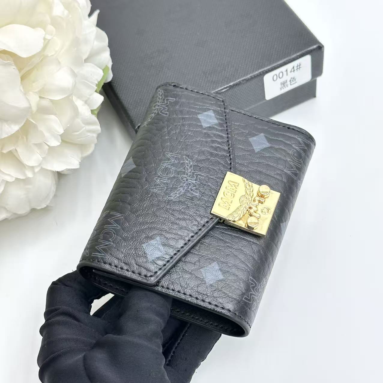 B1N36M13 Popular leather  Wallets