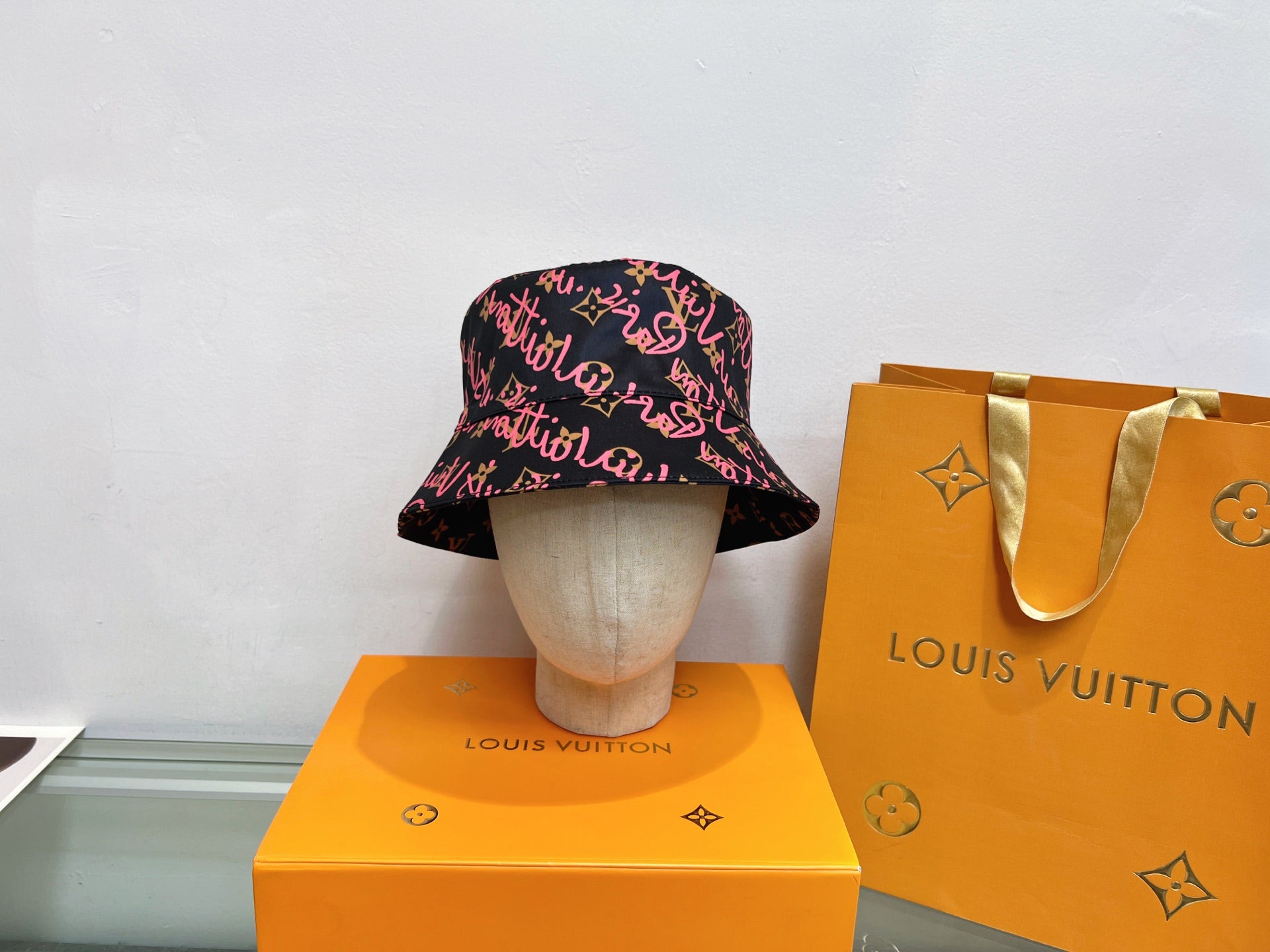 M1R76E23 Popular double-sided hat that can be worn