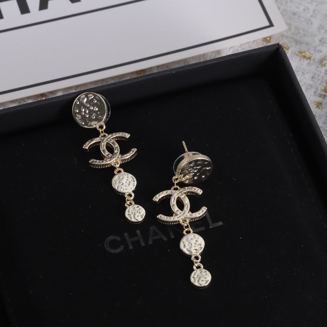 X1Z54C372E Popular Earrings