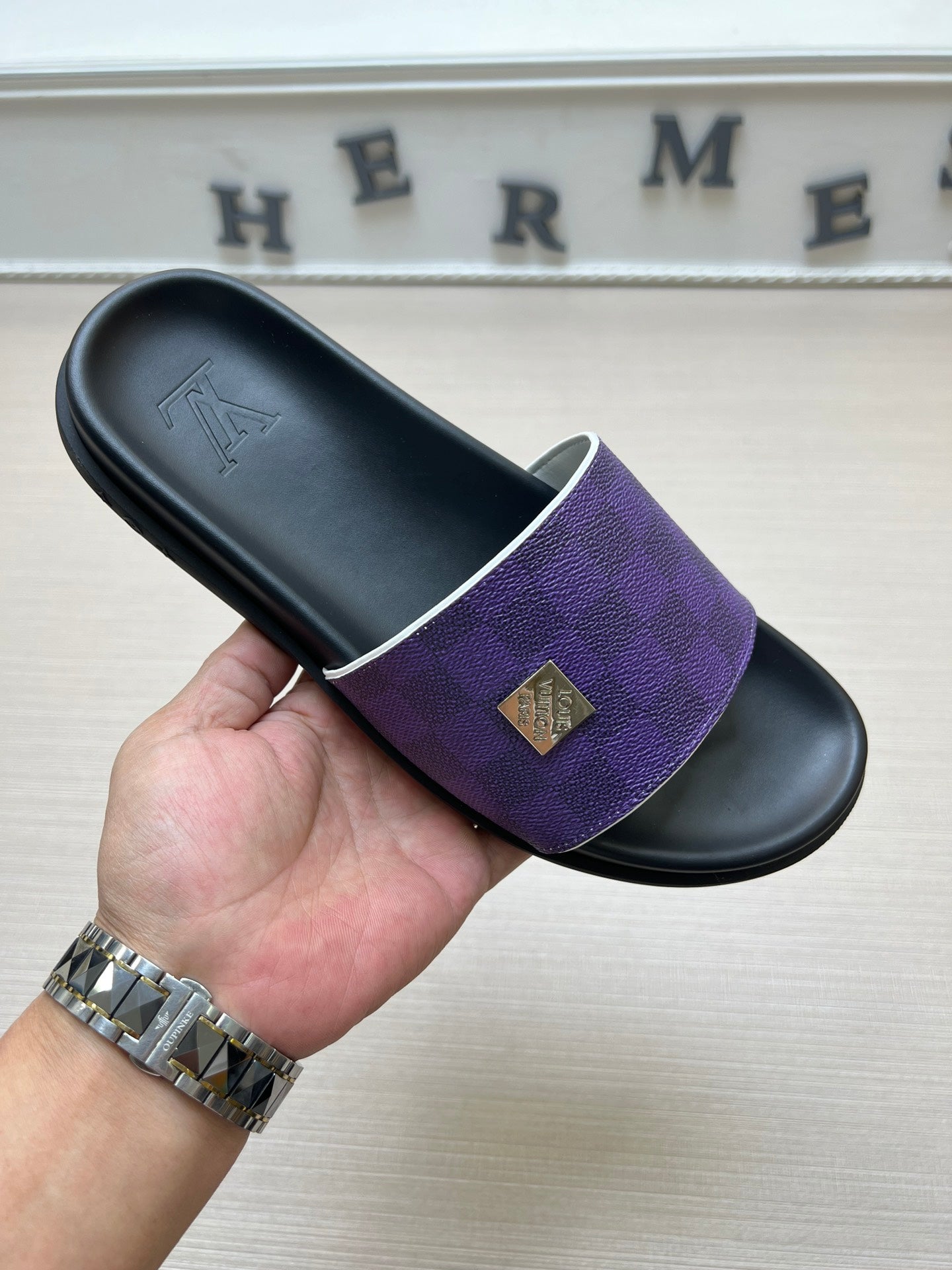 Z5ZE69 Popular slippers