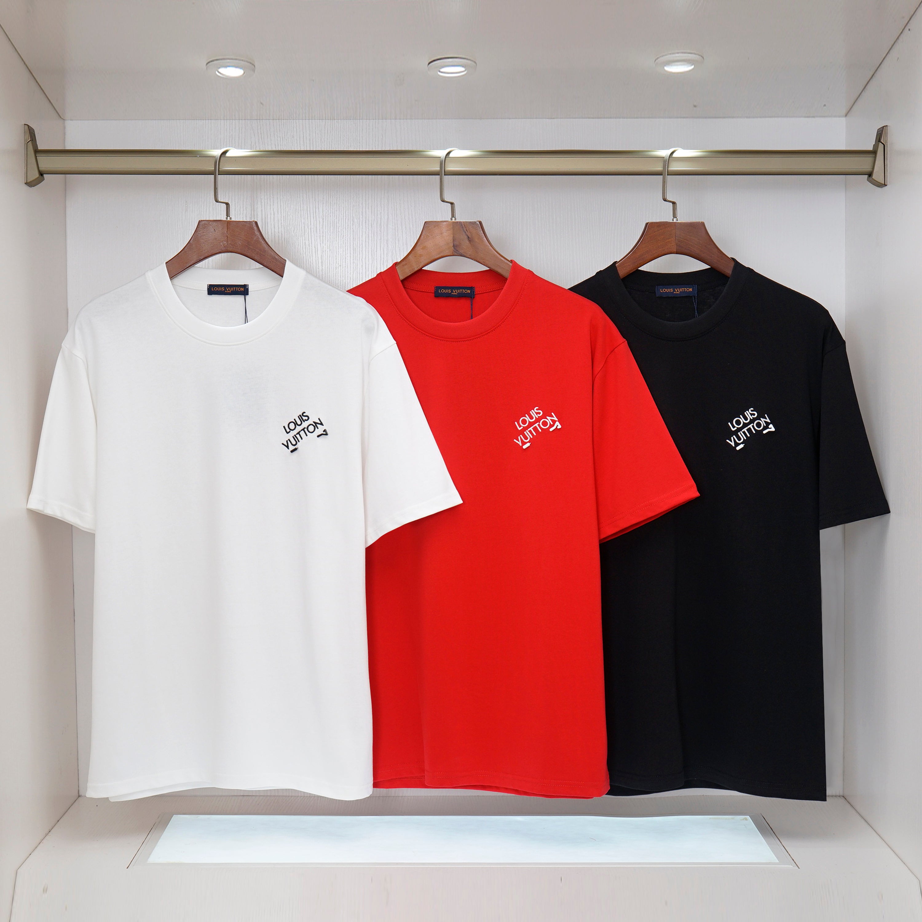 U1R76E25 Popular T-shirts