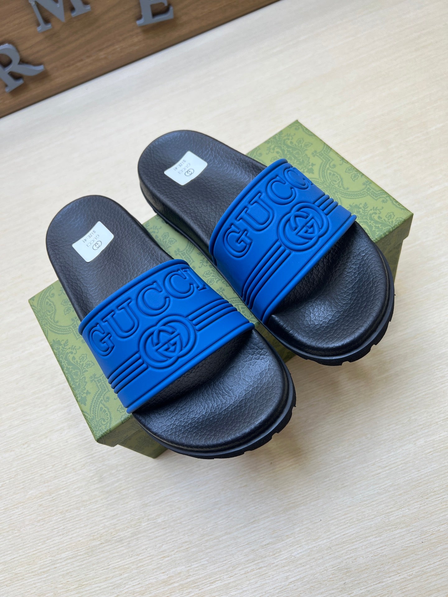Z5R66B24 Popular  Slippers