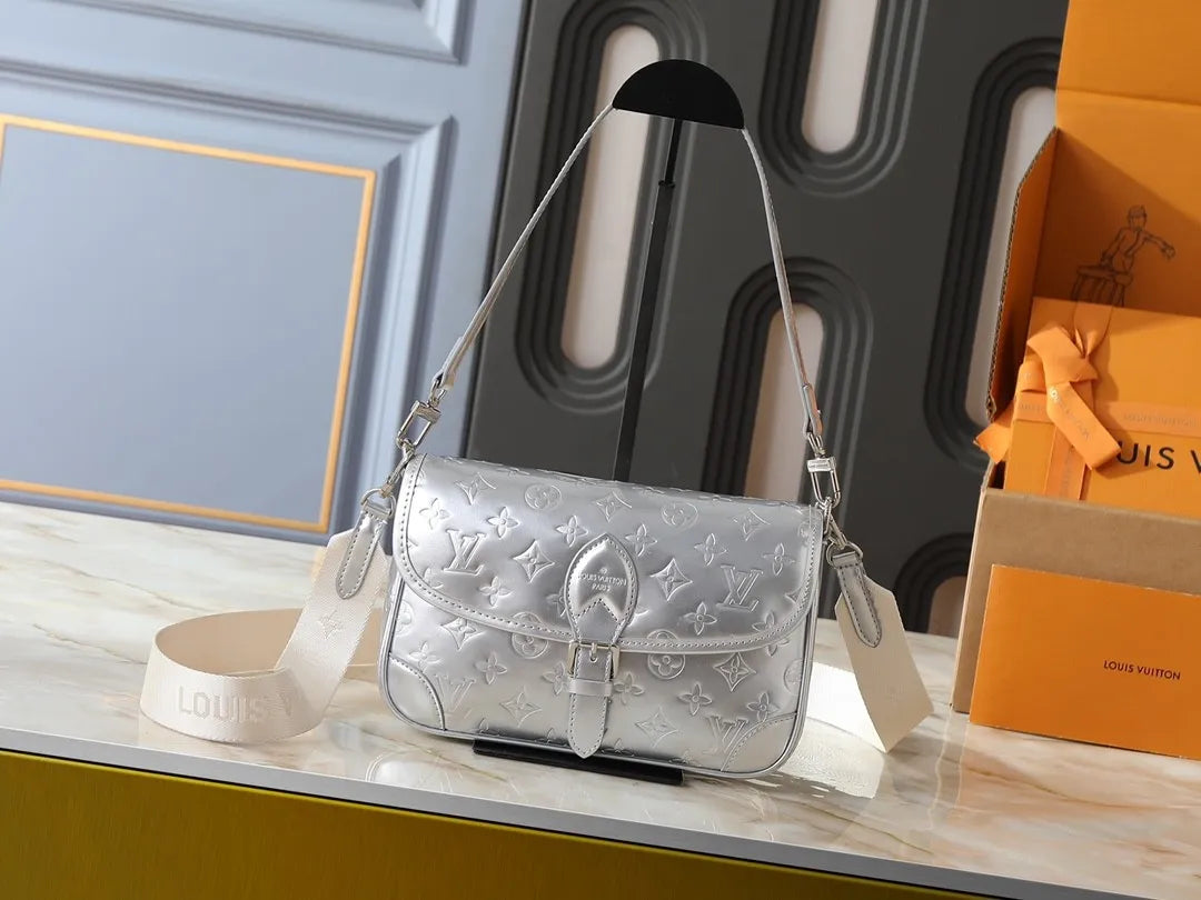 B1P36E41 Popular leather bag
