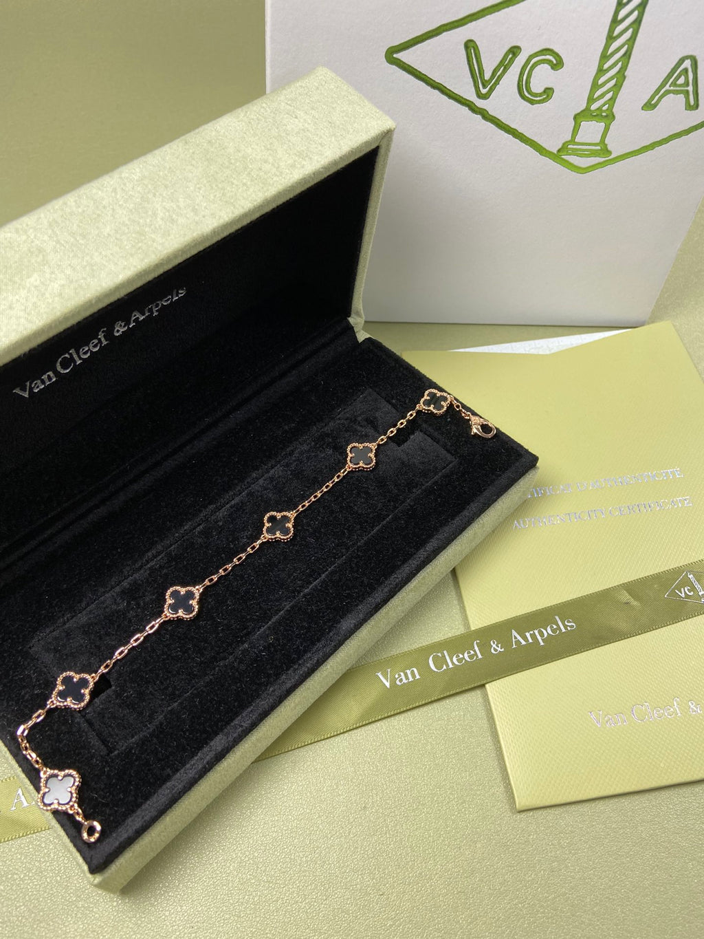 X5X94VA183K  Popular bracelets 6 flowers mini size 0.9cm flower