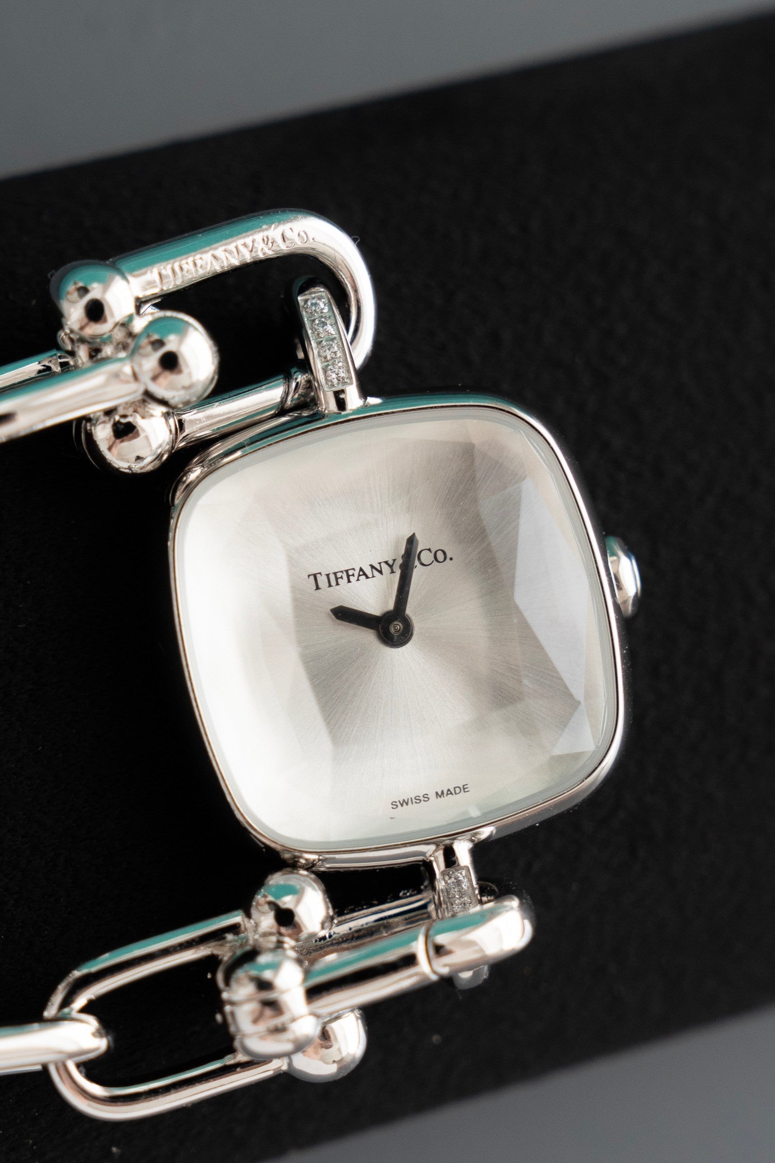 L1R36T72 Popular Watches