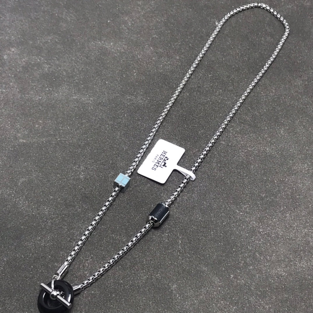 X1Q85H323X Popular Necklaces