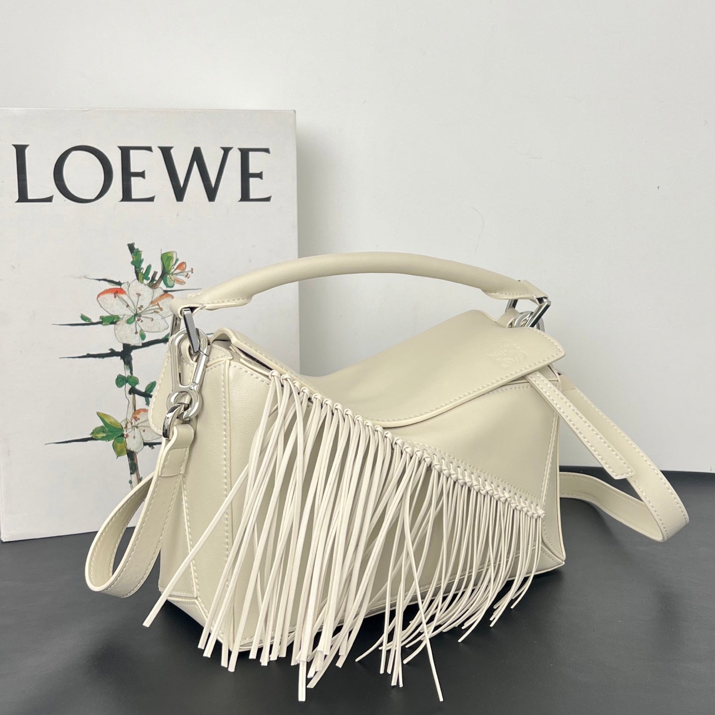 B1R66A17 Popular leather bag