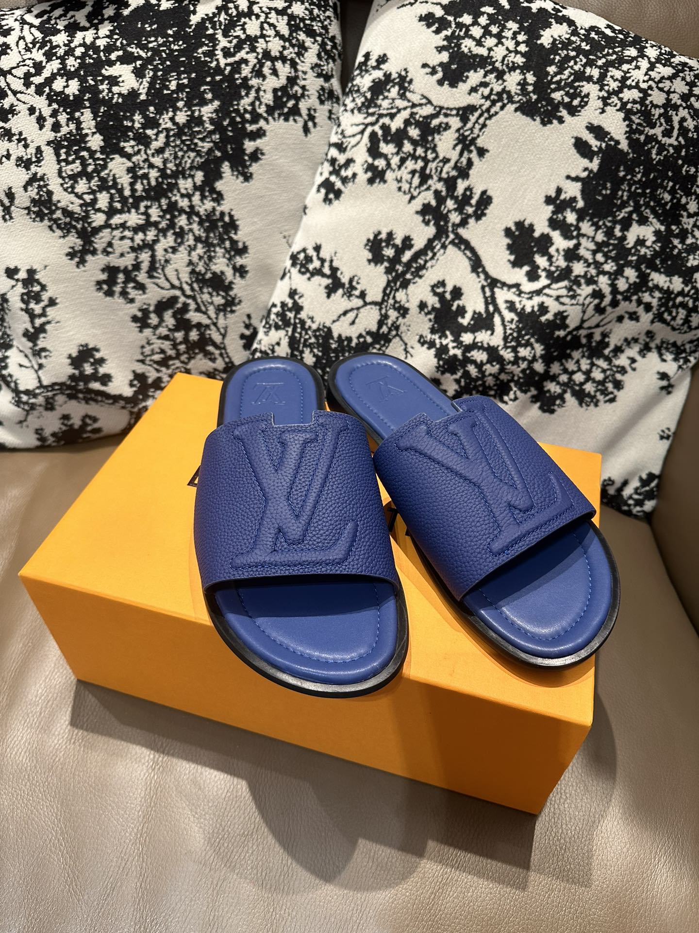 Z2Z85E25  Popular leather Shoes