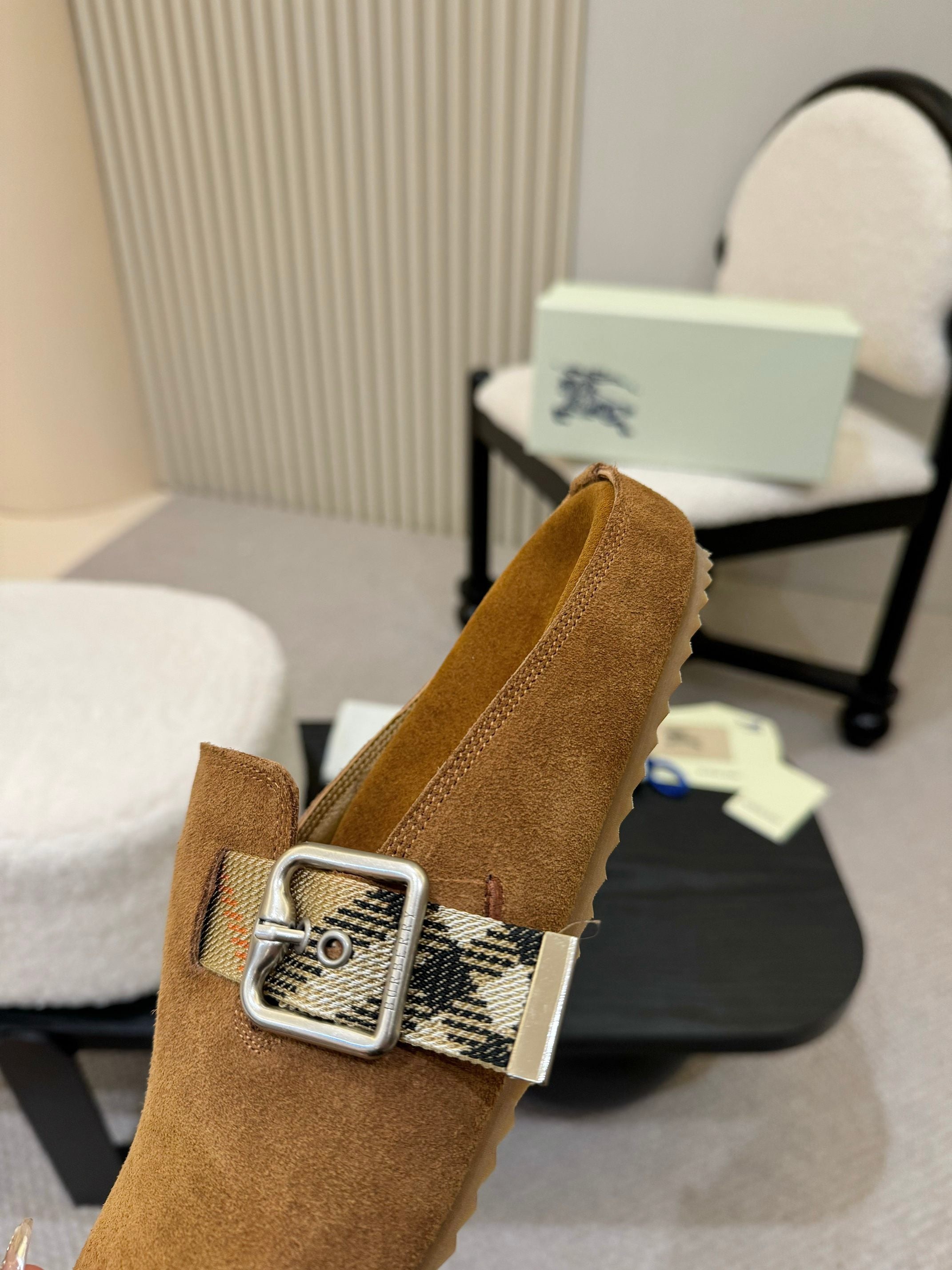 Z2Q105R242 Popular high-quality  Shoes