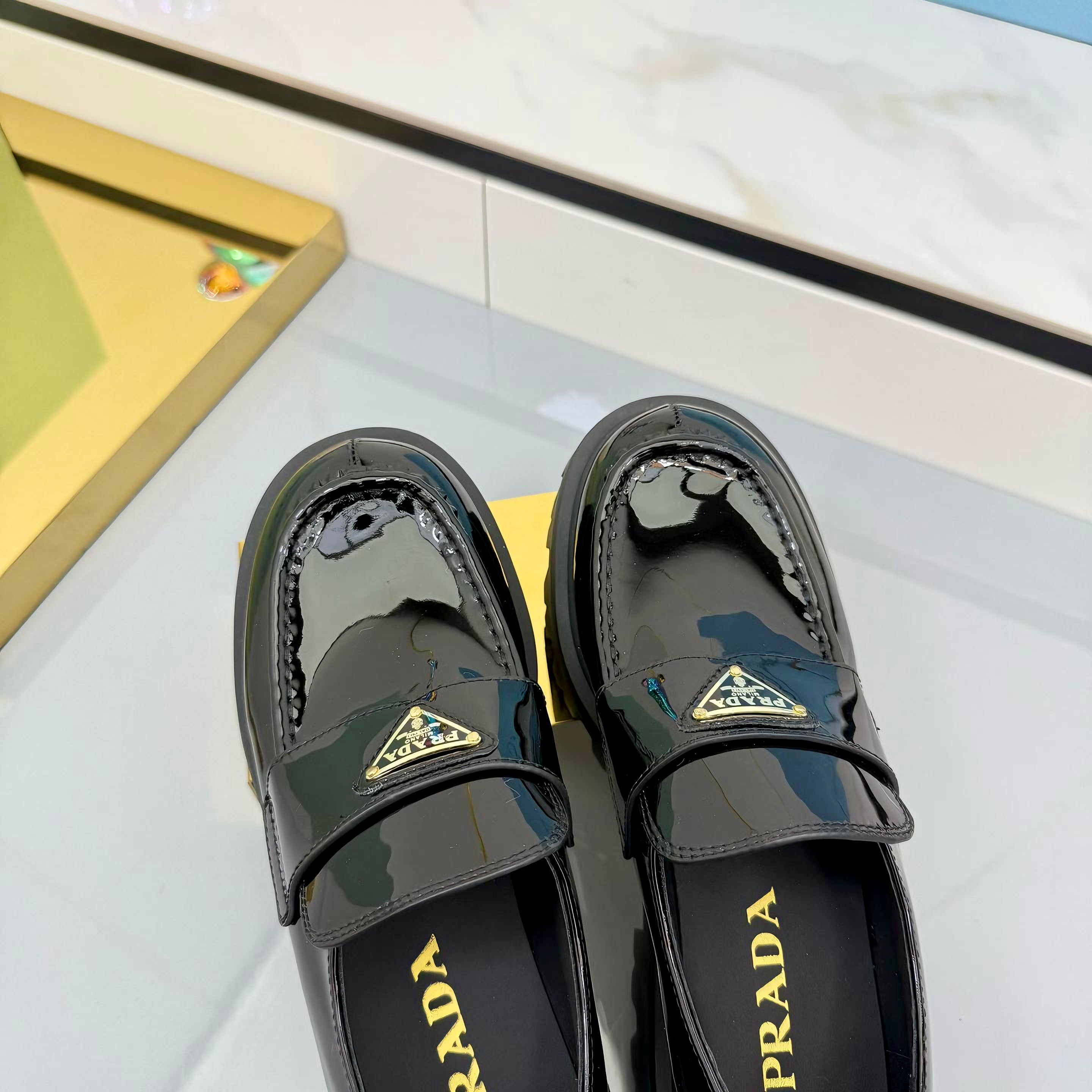 Z2Q105P307 Popular high-quality Shoes