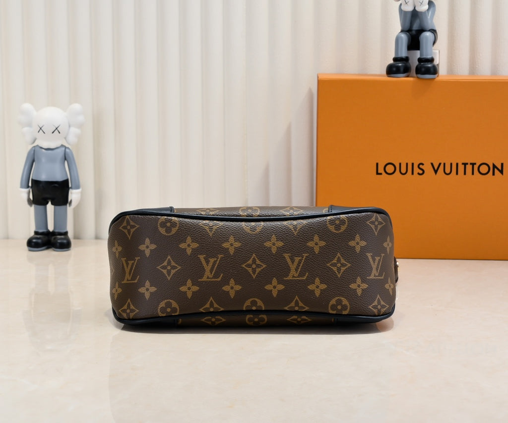 B1W15E35 Popular  leather bag