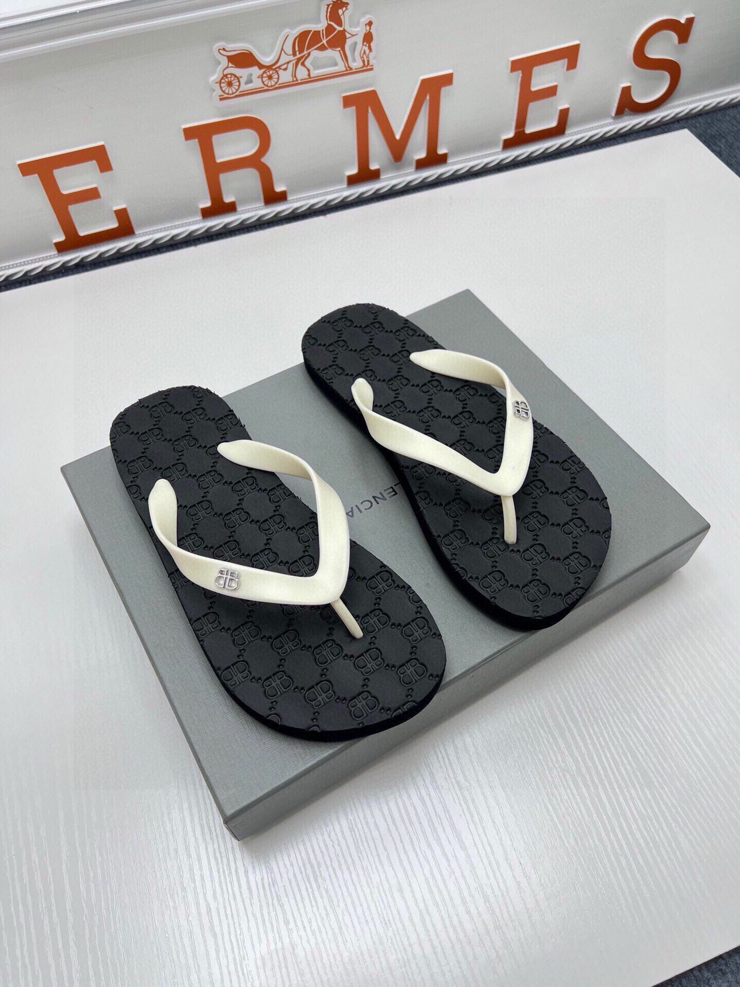 Z5Z35J297 Popular Slippers