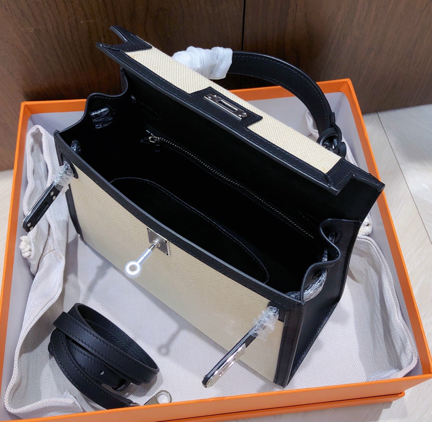 B1R15H119 Popular   leather bag