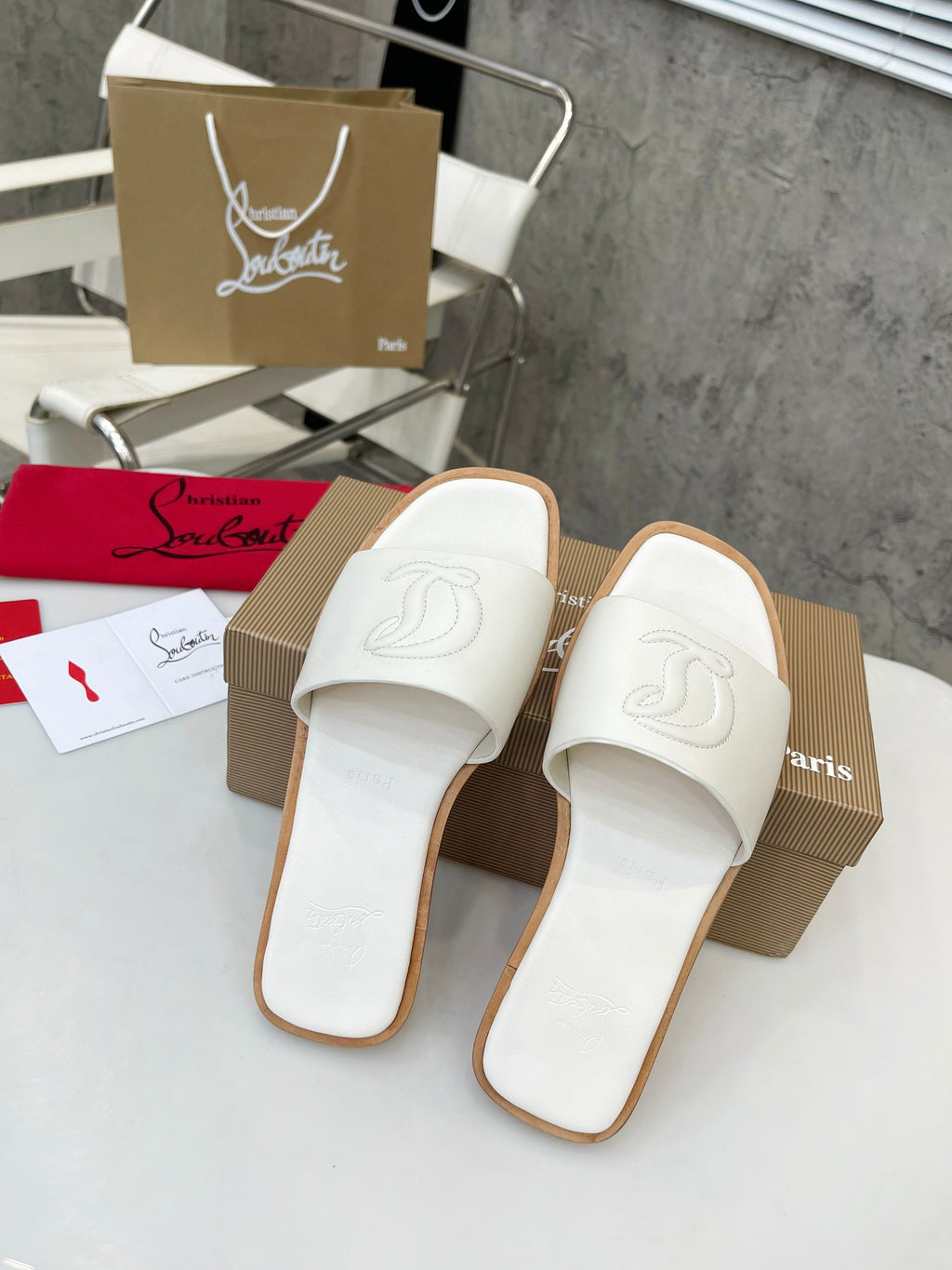 Z2XA32 Popular leather Slippers