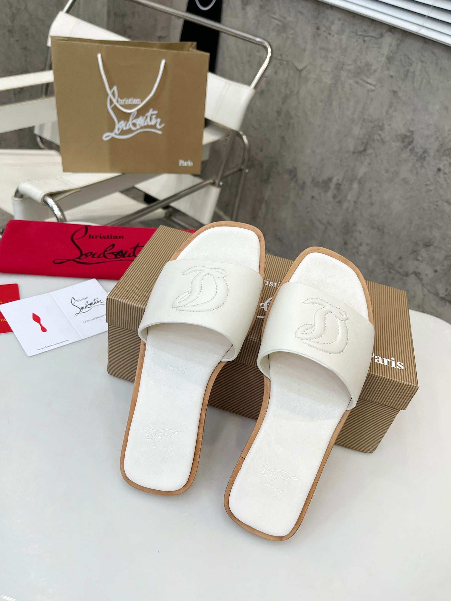 Z2XA32 Popular leather Slippers