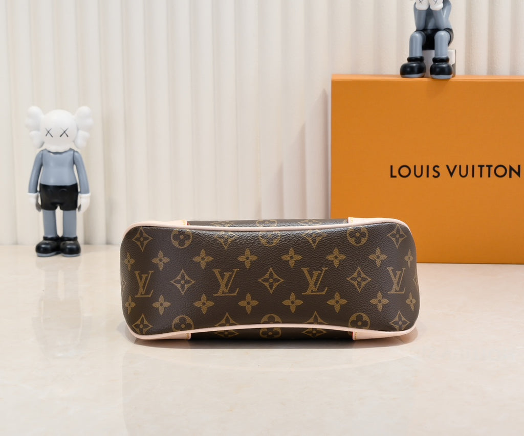 B1W15E35 Popular  leather bag