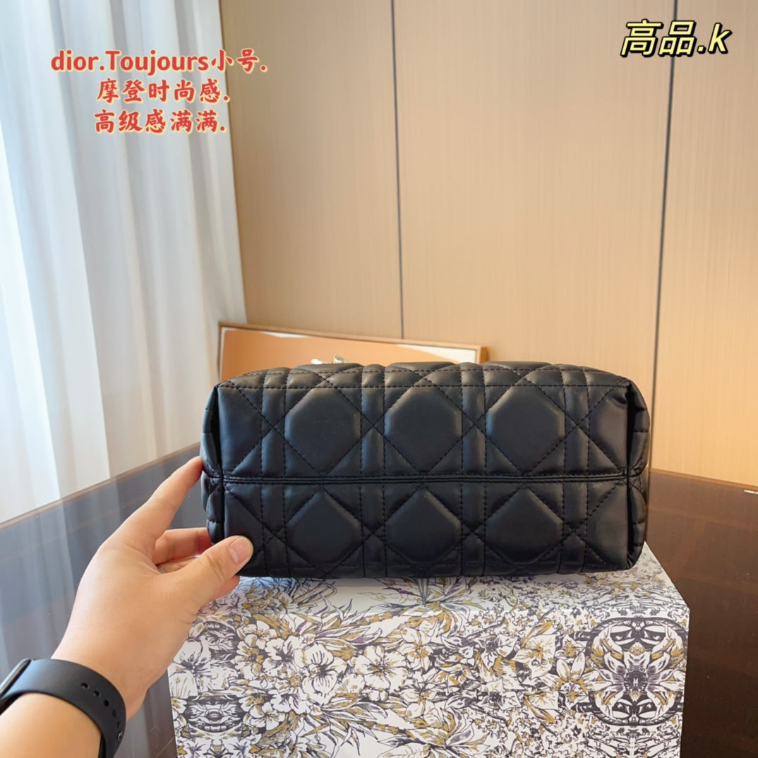 B16X93D107 Popular leather bag 