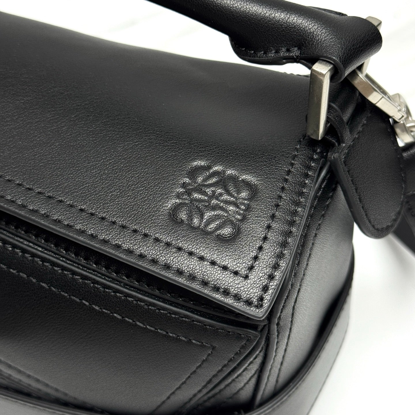B1R15A149 Popular leather bag