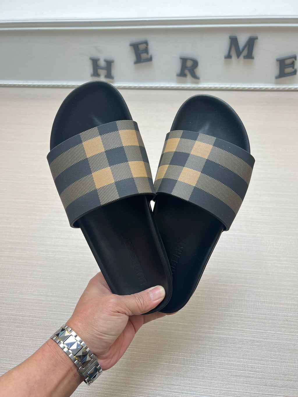 Z5ZR119 Popular slippers