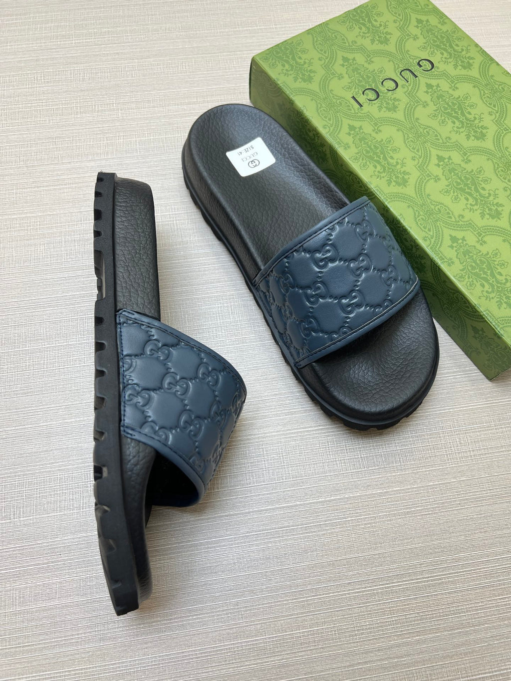 Z5X76B5  Popular slippers
