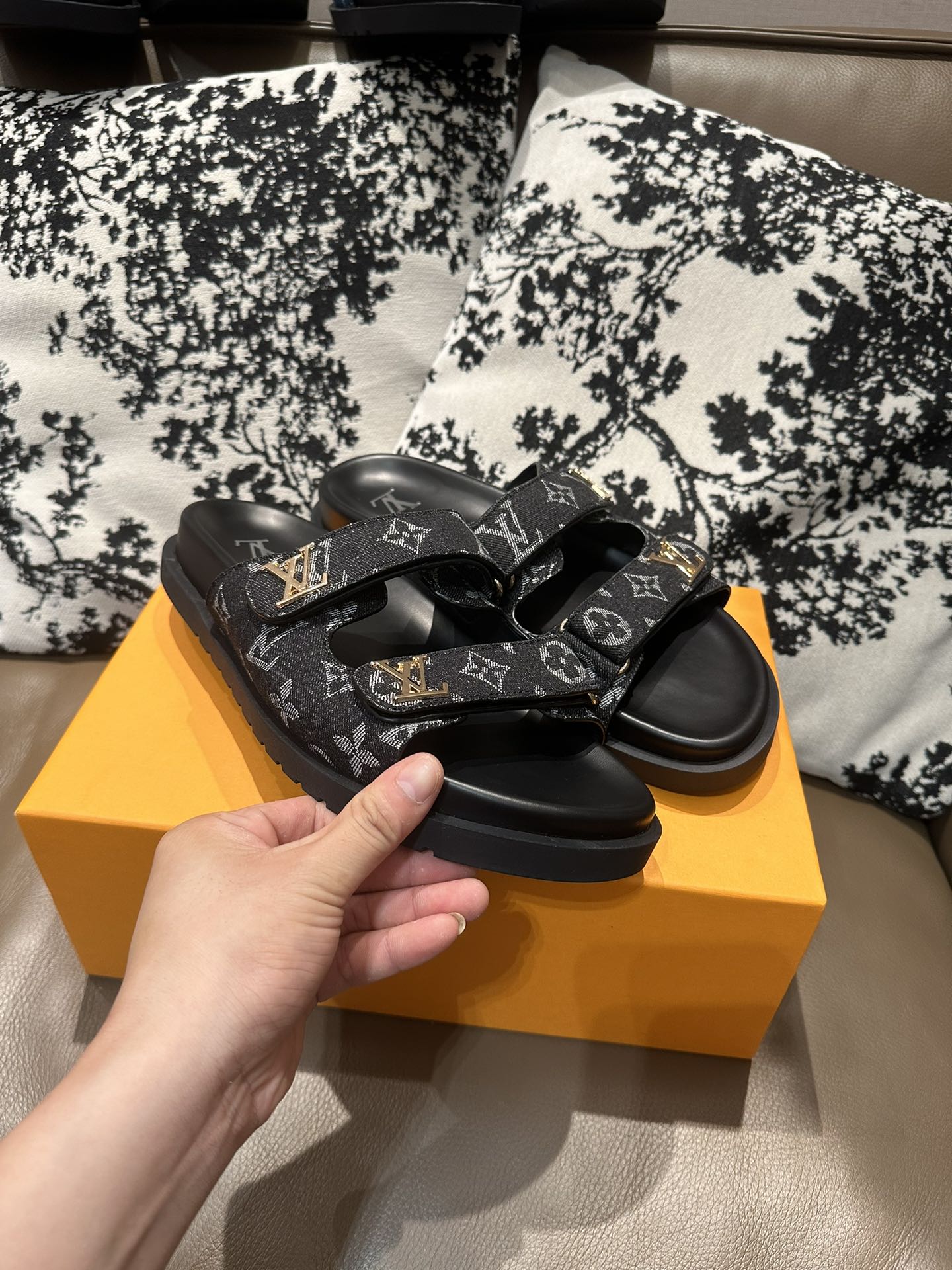 Z2Z85E29  Popular leather Shoes