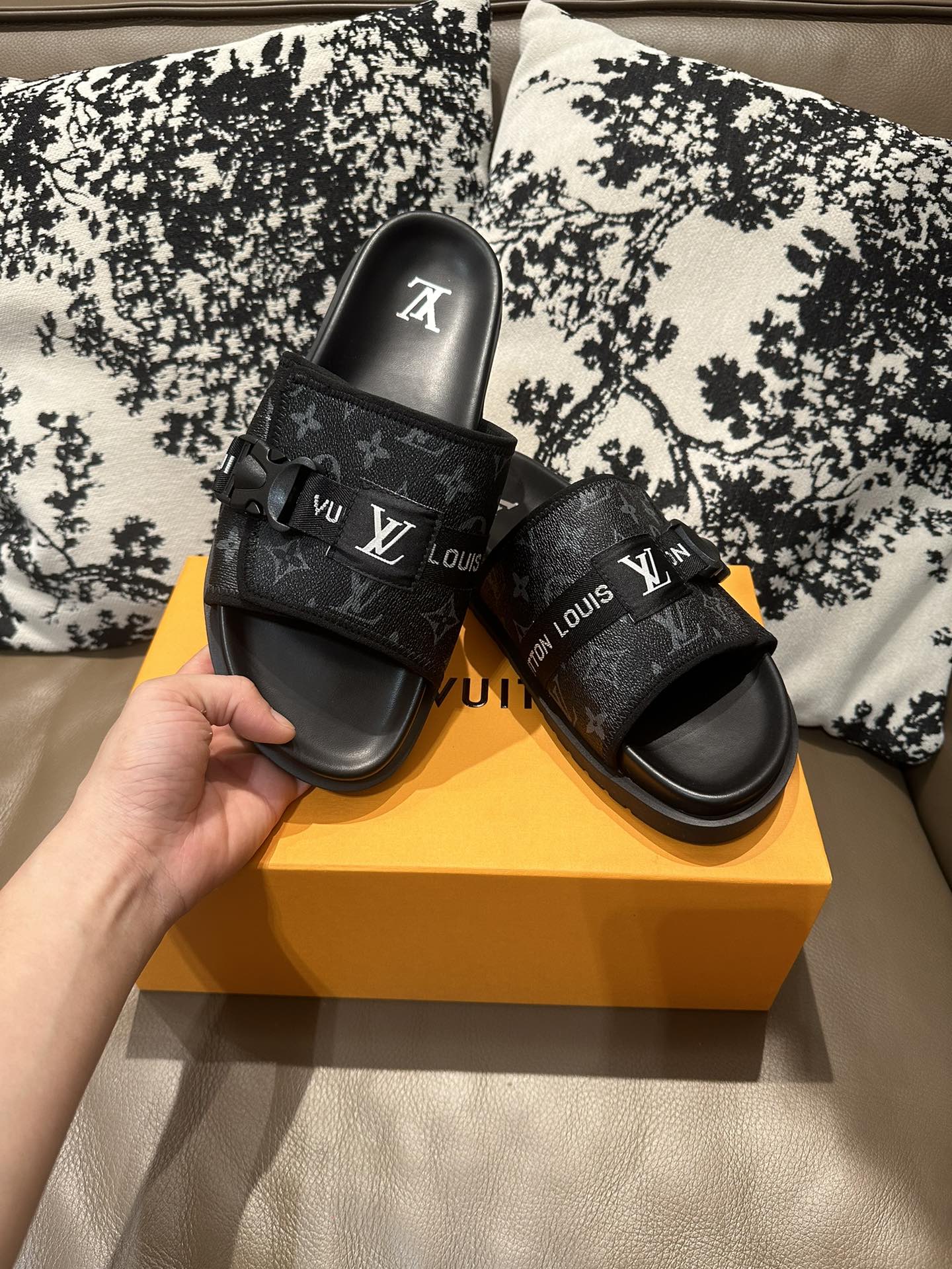 Z2Z85E27  Popular leather Shoes