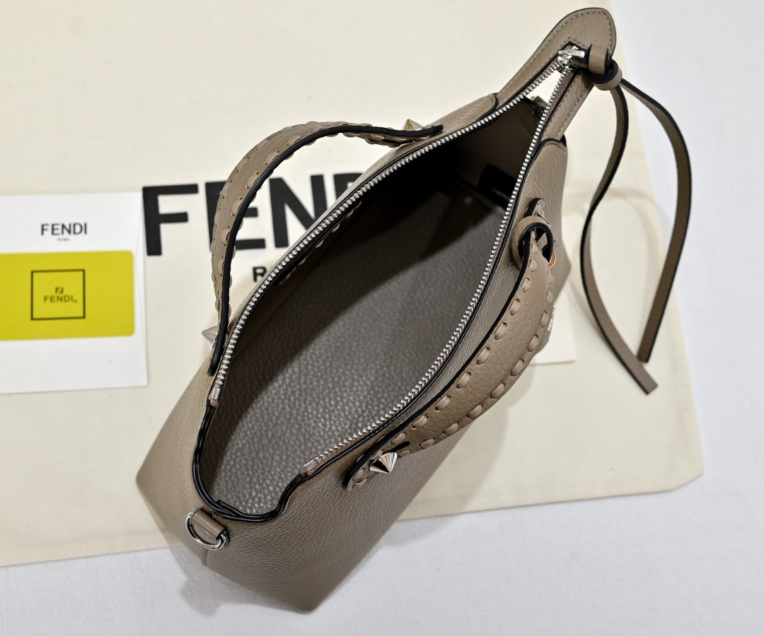 B1W35F109 Popular  leather bag