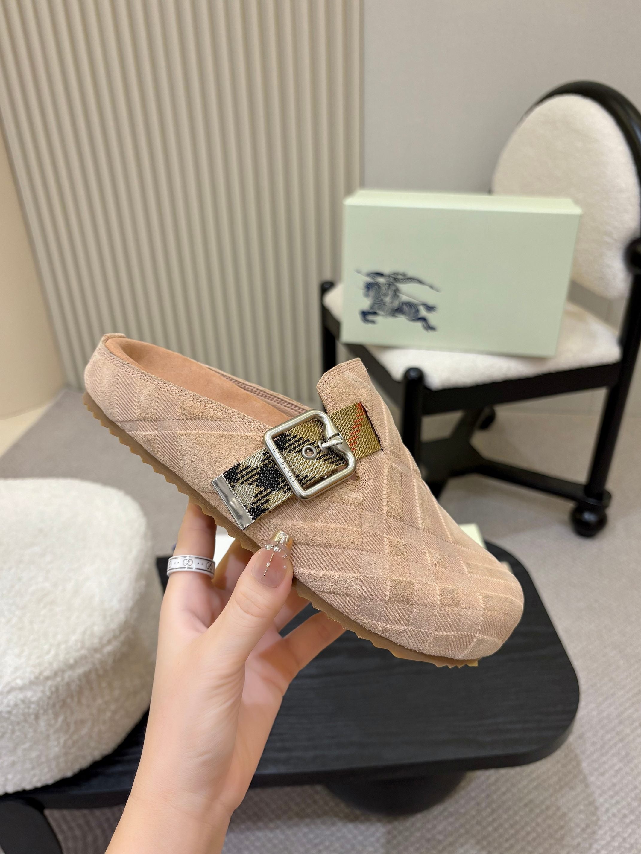 Z2Q105R243 Popular high-quality  Shoes