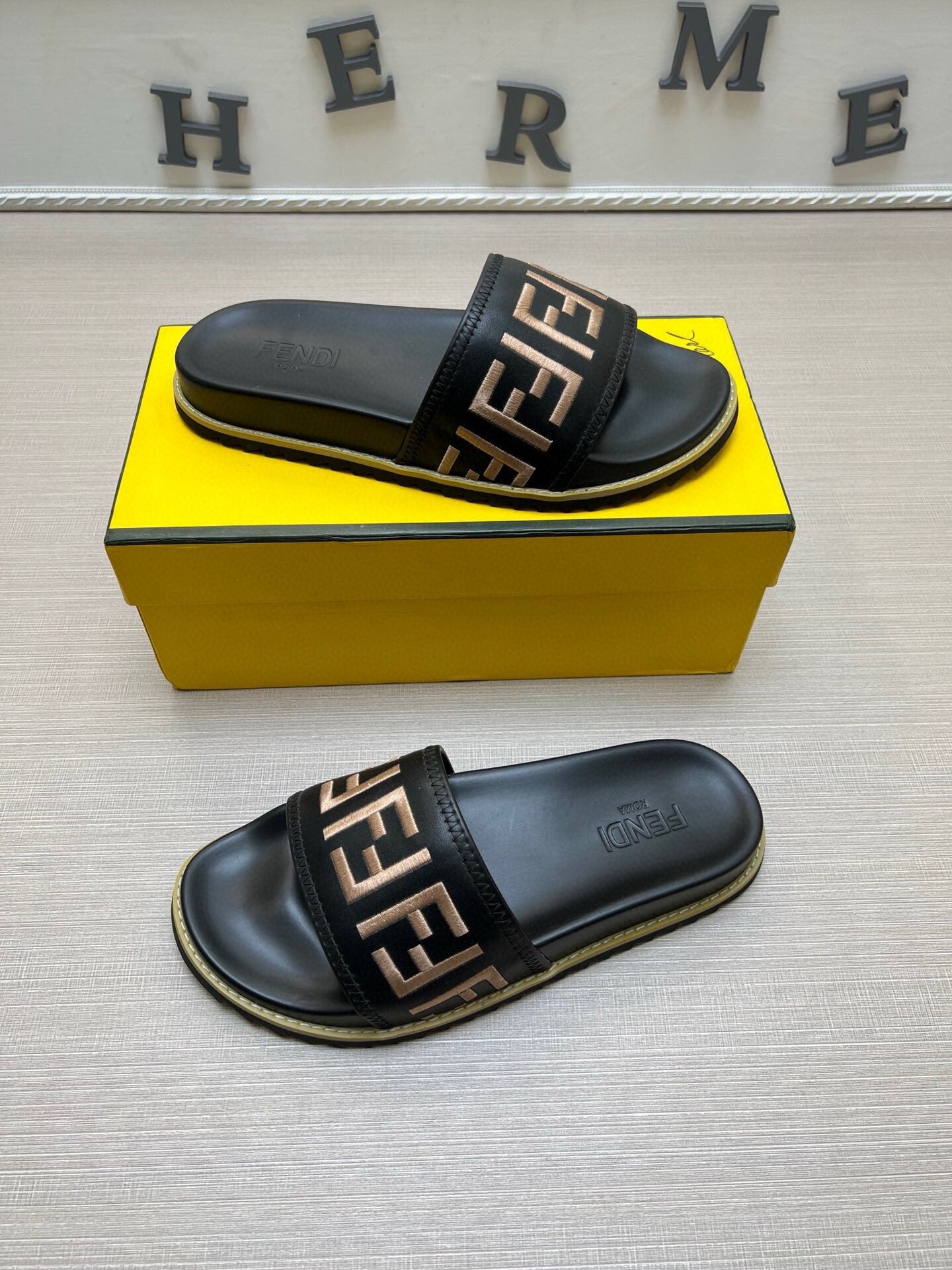 Z5ZF25 Popular slippers