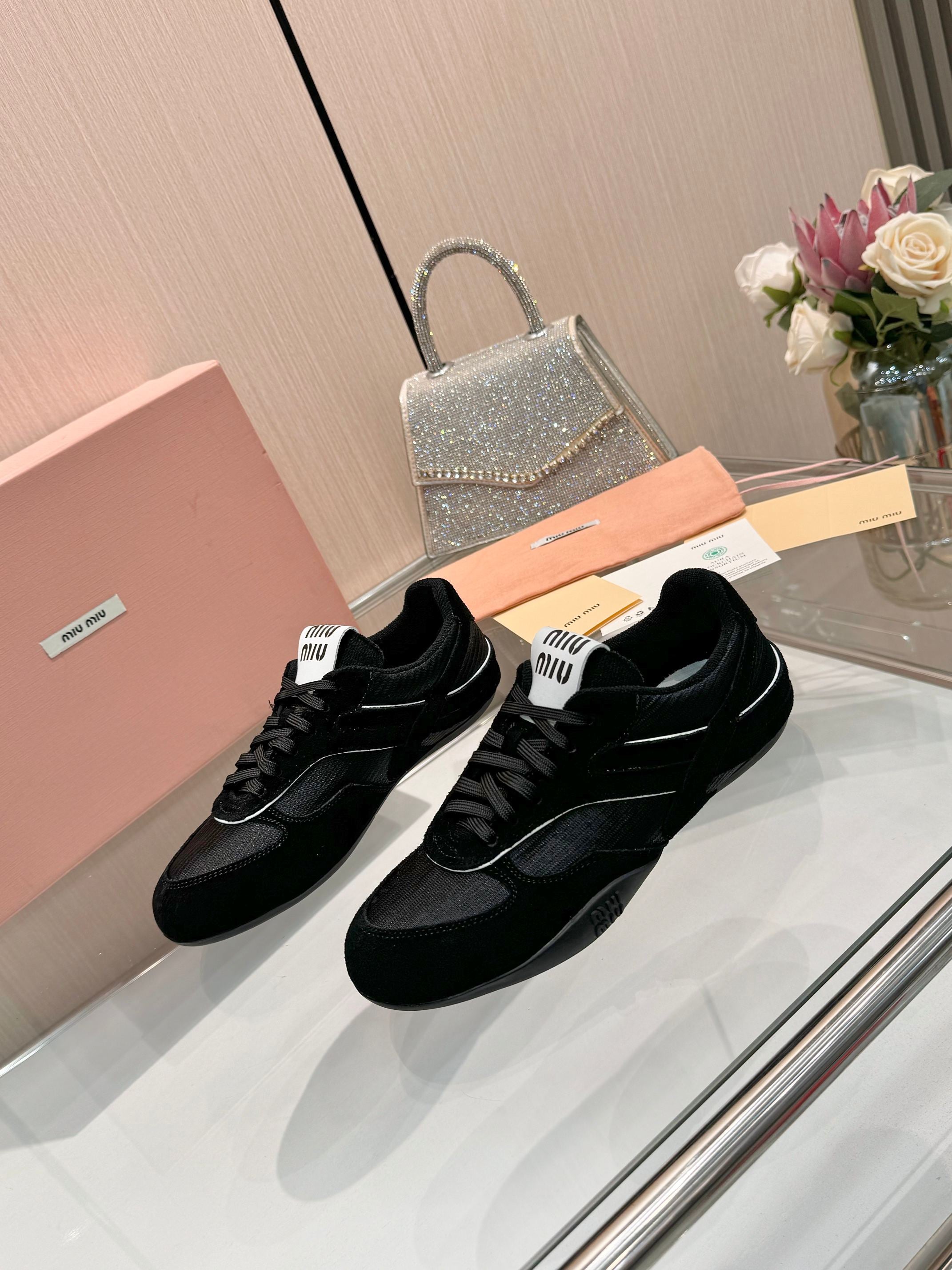 Z2Q105A246 Popular high-quality Shoes