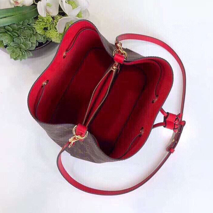 B1P20E81 Popular  leather bag 