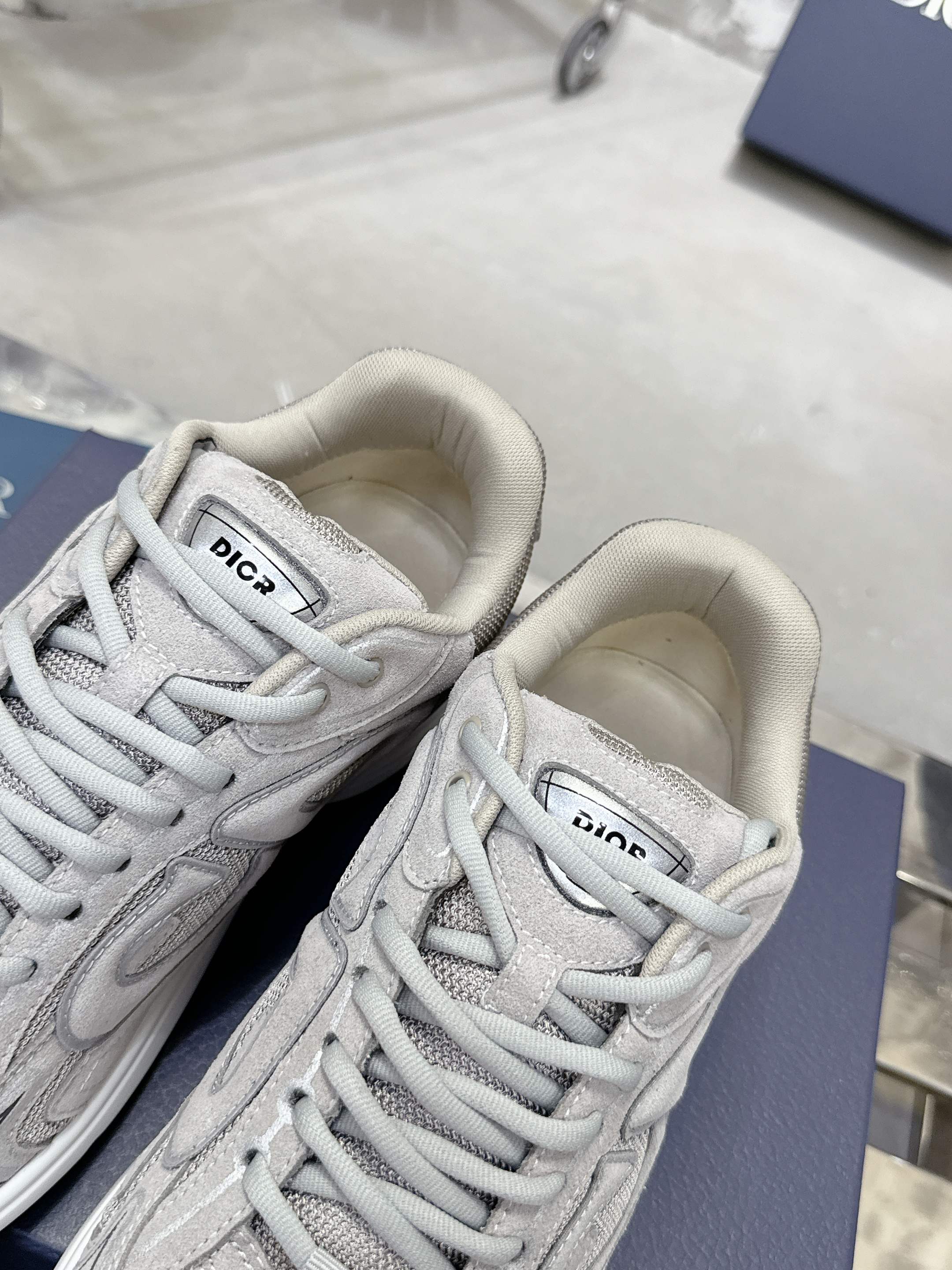 Z2R45D2 Popular high-quality shoes