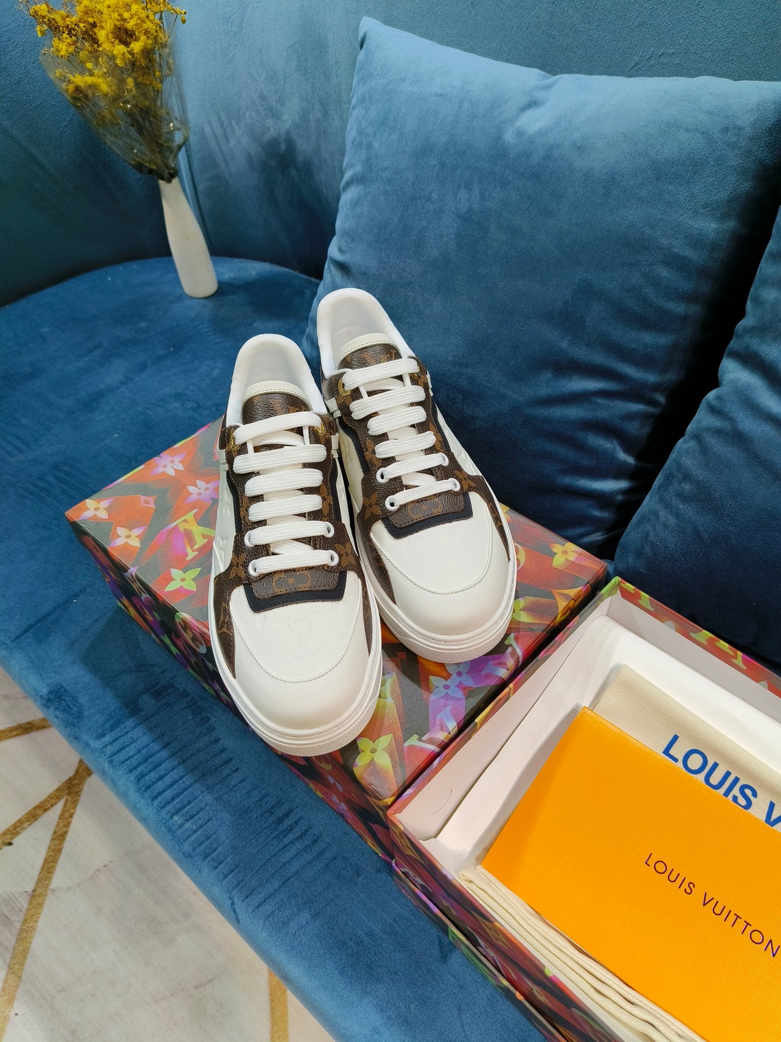 Z2YE45 Popular Sneakers