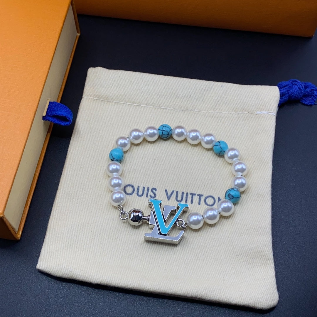 X1Q85E341X Popular Necklaces. Bracelets