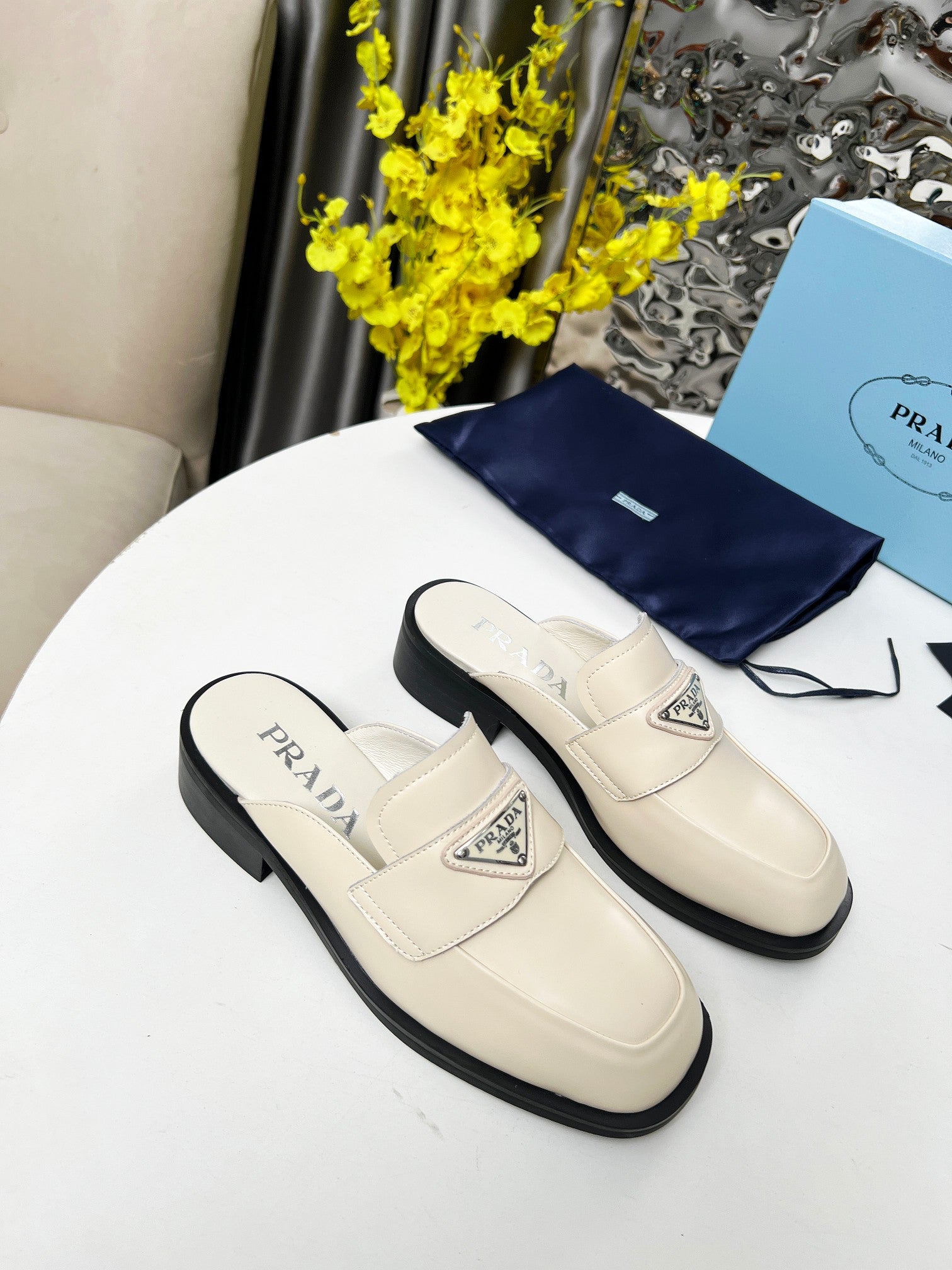 Z2Q105P403 Popular high-quality leather Shoes